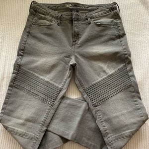 Mid-Rise Skinny Jeans